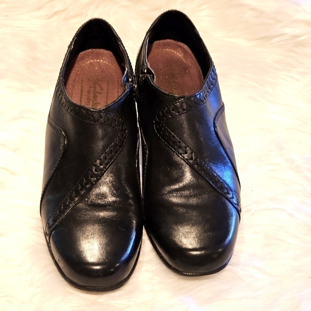 Clarks Everyday black leather booties sz 8N - Picture 4 of 8